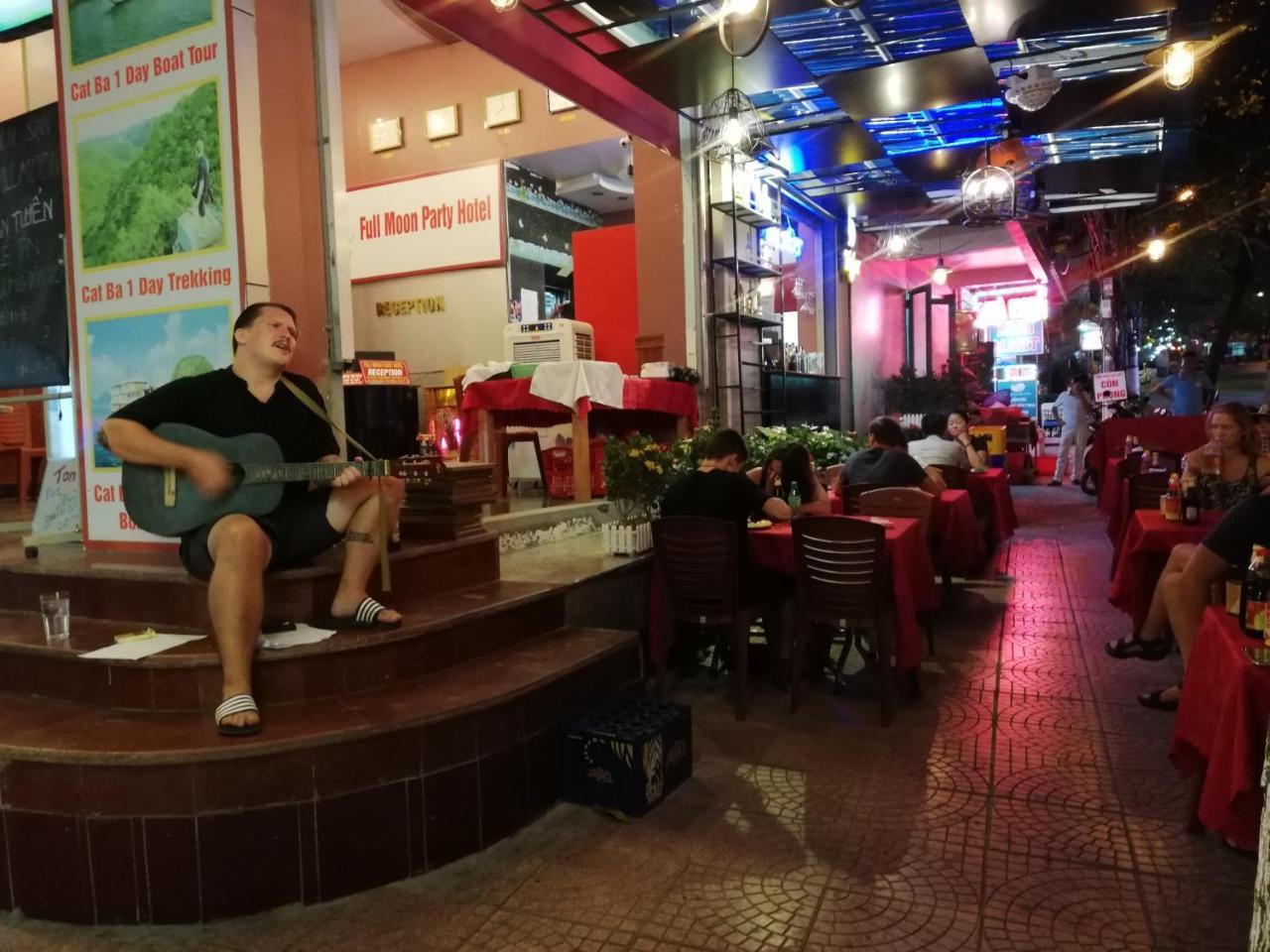 Full Moon Party Hotel Hai Phong Esterno foto