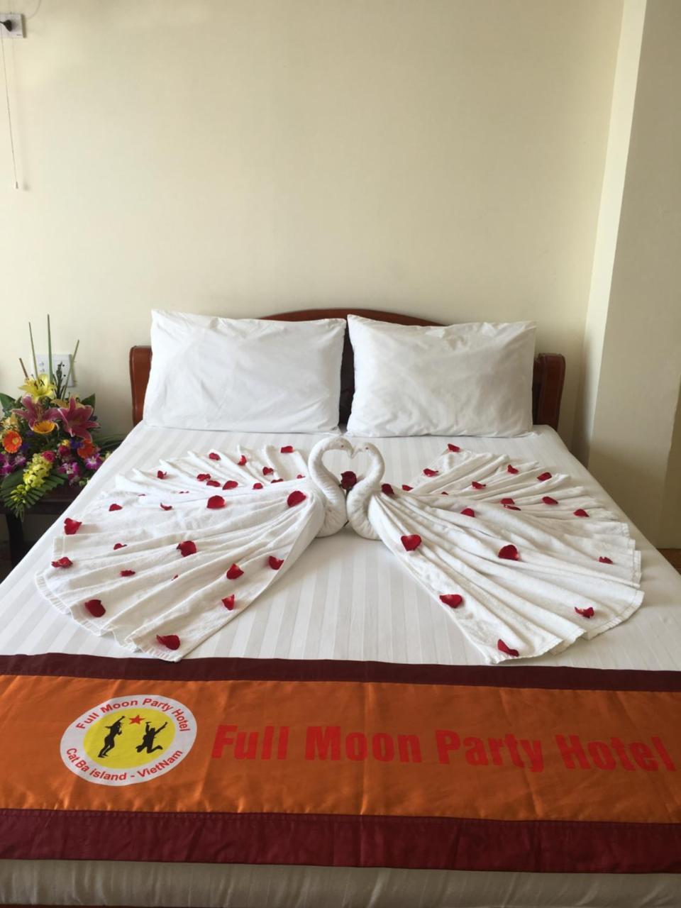 Full Moon Party Hotel Hai Phong Esterno foto